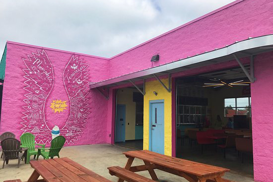 Jerry’s Snow Cones (& burger&nbsp;shack)